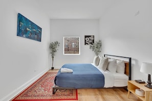 4 habitaciones, tabla de planchar con plancha, wifi y ropa de cama 