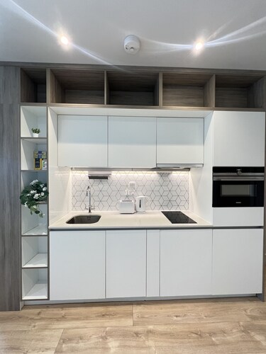 LUXURY HEATHROW AIRPORT VOYAGER HOUSE APARTMENTS 