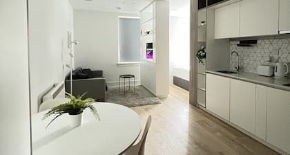 LUXURY HEATHROW AIRPORT VOYAGER HOUSE APARTMENTS