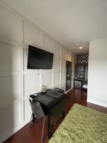 Room 1 | Individually decorated, individually furnished, laptop workspace