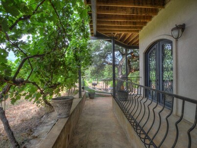 The Guesthouse at The Lonely Oak