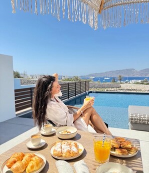 In-room dining - Scylla Concept  (Milos)