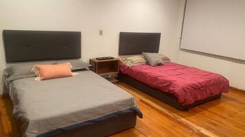 2 bedrooms, iron/ironing board, free WiFi, bed sheets