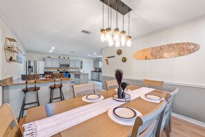 Dining - NEW! ~Sundancer~ Huge Pool ~ Hot Tub ~ Game Room ~ Upscale (navarre)