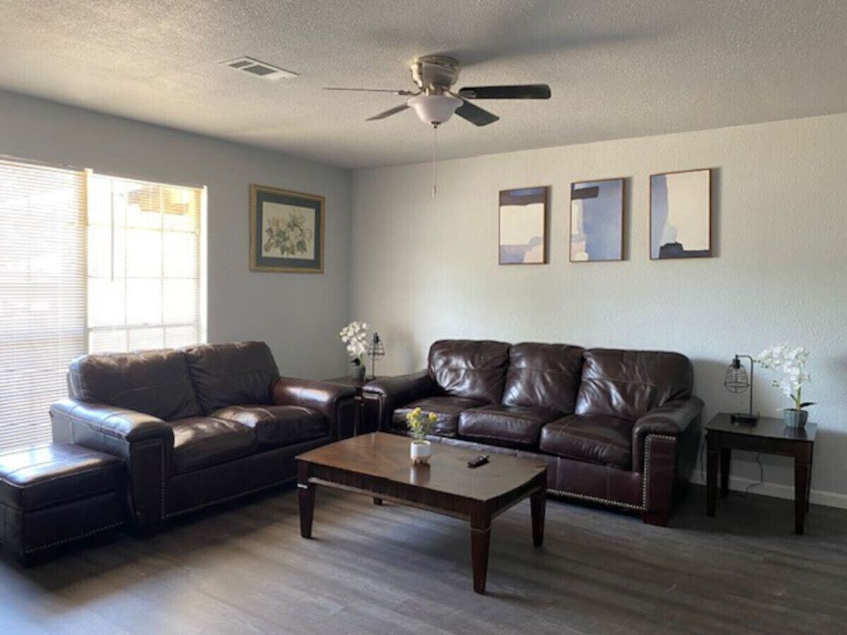 4BR 10 guest home of  Temple TX
