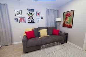 TV - Location, Location, Location! Welcome to a charming 1BR in Uptown New Orleans.  (New Orleans)