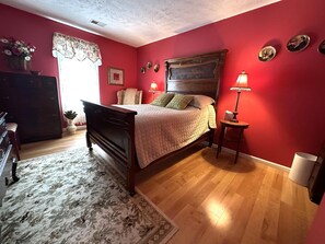 6 quartos, escrivaninha, Wi-Fi de cortesia, roupa de cama