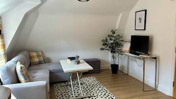 Standard Apartment, Non Smoking | Living area | Smart TV