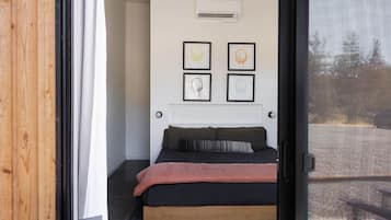 3 slaapkamers, een strijkplank/strijkijzer, wifi, beddengoed