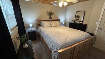 2 bedrooms, iron/ironing board, WiFi, bed sheets