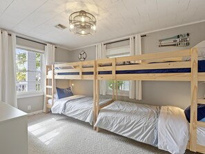 3 chambres, fer et planche à repasser, lit parapluie, Wi-Fi gratuit