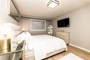 3 bedrooms, in-room safe, desk, iron/ironing board