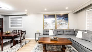 Smart-TV, Bücher, Drucker