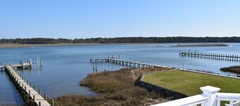 Mermaid Manor-Water Lovers Paradise 