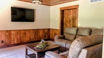 Smart TV, fireplace, DVD player