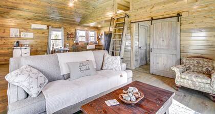 Cozy Mississippi Cabin w/ Covered Porch & Grill!