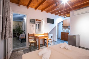 Room, 1 Bedroom, Smoking, Balcony | 1 bedroom - Room-standard Double Room Village-mounta (Paros)