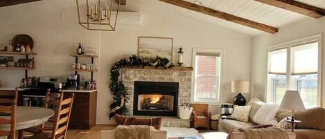 Smart TV, fireplace, DVD player, books