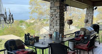 City overlook prime location for eclipse viewing. Private Chef.
