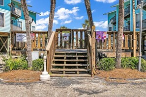 المنطقة المحيطة بالمنشأة