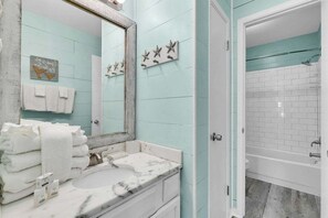 Towels - 3 BR Gulf View Condo | Beach Access | The Sands (Gulf Shores)