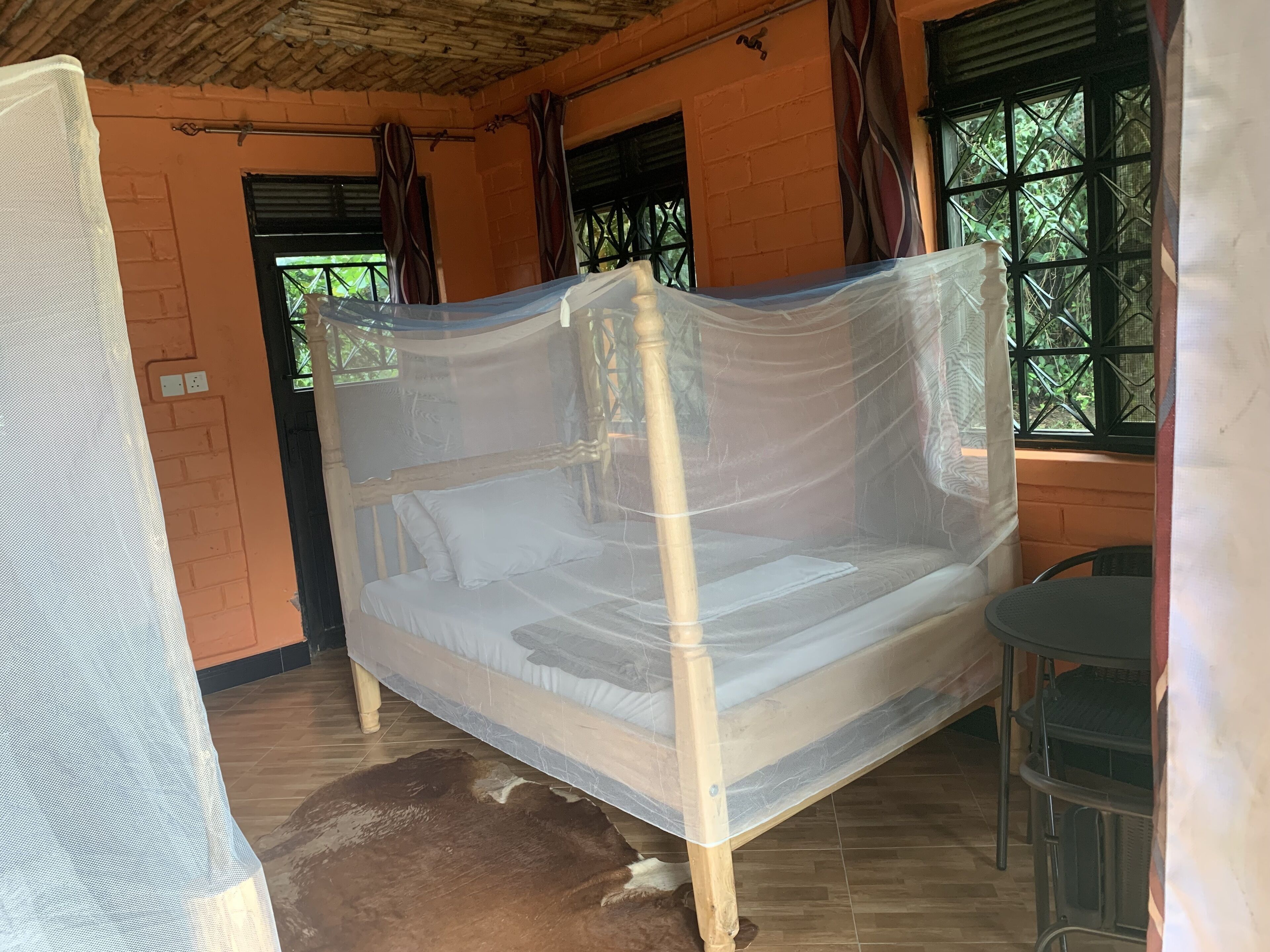 4 dormitorios, tabla de planchar con plancha, wifi y ropa de cama