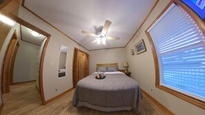 5 bedrooms, free WiFi, bed sheets