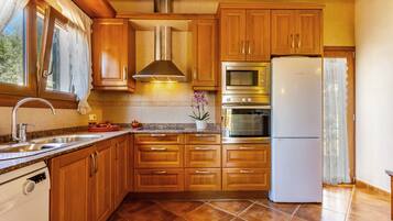 Réfrigérateur, micro-ondes, four, lave-vaisselle