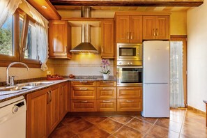 Refrigerador, microondas, horno y lavavajillas 