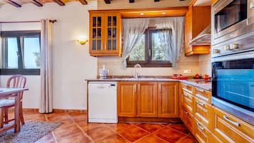 Réfrigérateur, micro-ondes, four, lave-vaisselle