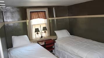 4 bedrooms, travel crib, WiFi, bed sheets