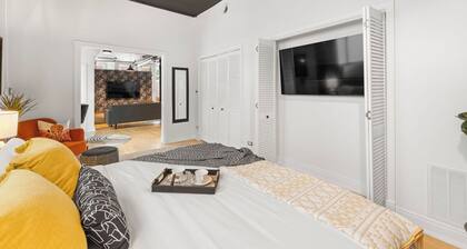 The Lincoln Square Hideaway