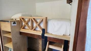 1 slaapkamer, een kluis op de kamer, wifi, beddengoed