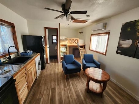 Innenbereich. Tiny home with cabin vibes