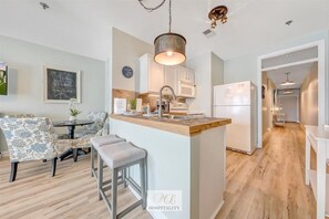 Stovetop, coffee/tea maker, cookware/dishes/utensils - #233 Pointe - 2 Bedroom Lakefront Condo at Mariners SML (Bedford County)