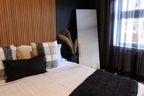 3 bedrooms, WiFi, bed sheets - Luxury Artist Condo In Pointe-Sainte-Charles

 (Montréal)