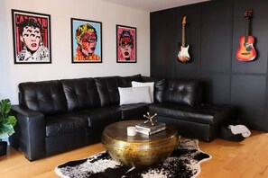 Living area - Luxury Artist Condo In Pointe-Sainte-Charles

 (Montréal)