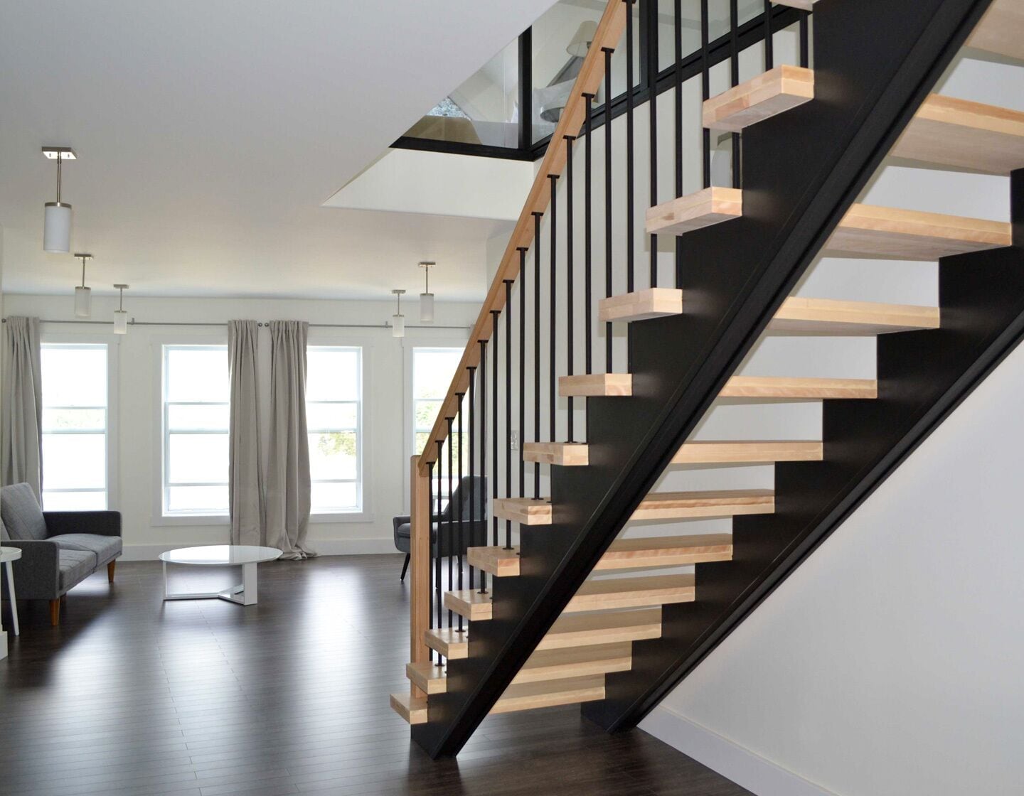 1 غرفة نوم وأغطية فراش متميزة ومكتب ومكواة/لوح كي