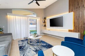 Interior - 4 Bedroom w/Pool near to Disney (Kissimmee)