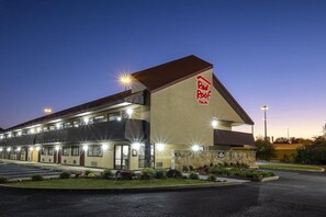 Exterior - Travelodge by Wyndham Peoria (Peoria)