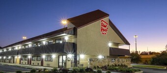 Travelodge by Wyndham Peoria