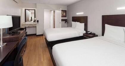 Travelodge by Wyndham Peoria