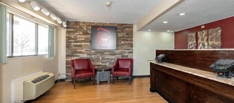 Travelodge by Wyndham Peoria