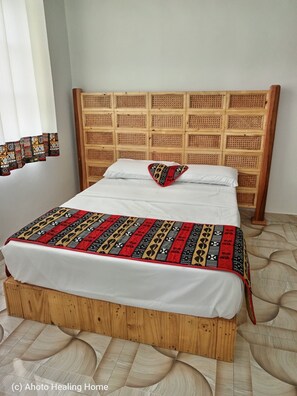 7 slaapkamers, een bureau, een strijkplank/strijkijzer, wifi (toeslag)