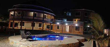 Alberca al aire libre