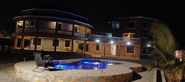 Outdoor pool - Home,Retreat and Wellness: (Prampram, Ghana)