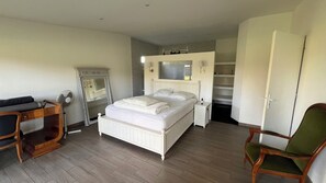 7 habitaciones, tabla de planchar con plancha y wifi gratis 