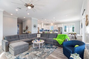 Fernseher, Tischtennisplatte