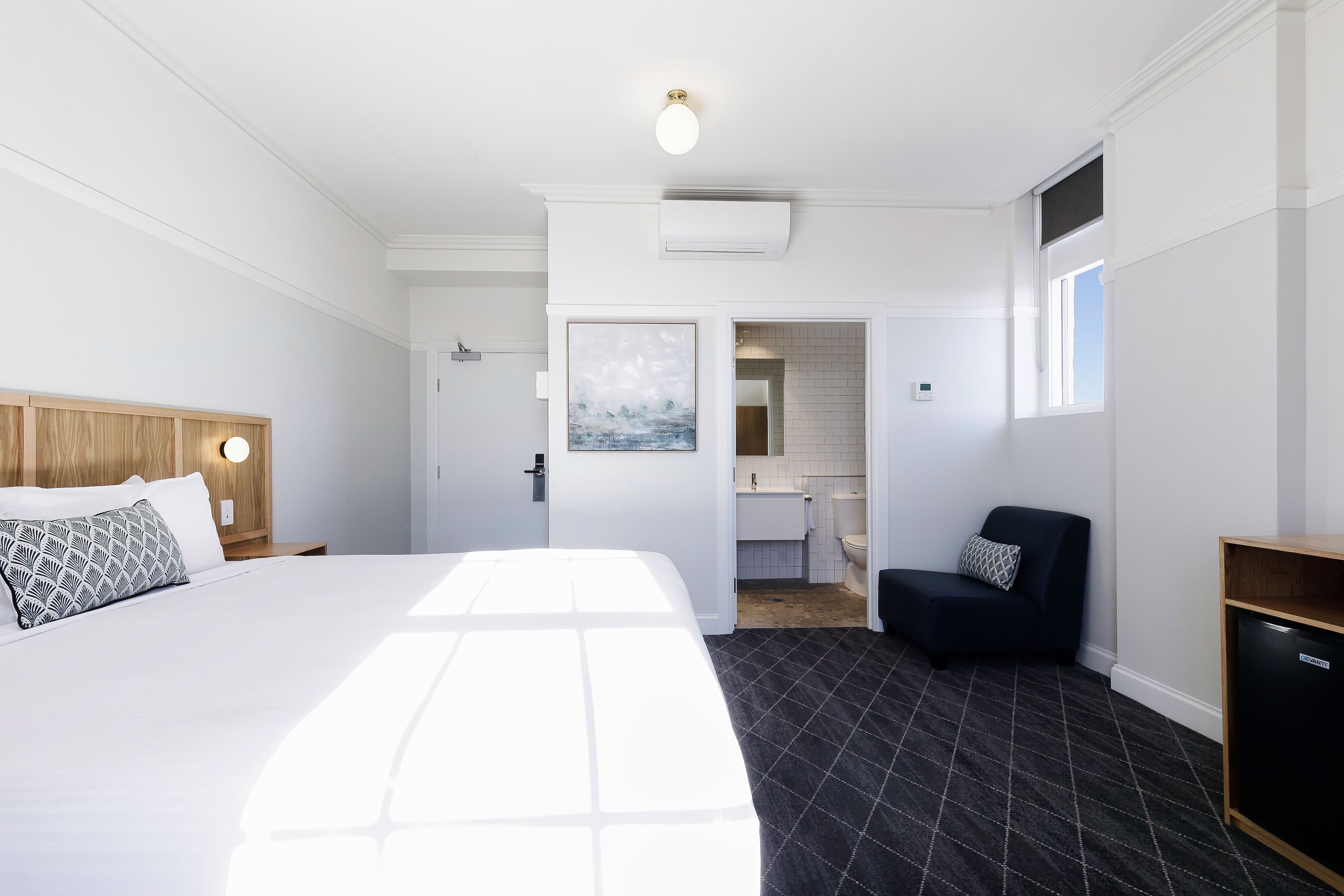 Family Suite, Multiple Beds, Non Smoking, Ensuite | In-room safe, blackout drapes, iron/ironing board, free WiFi