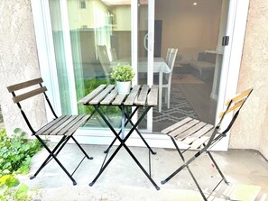 Outdoor dining - Luxury home near Disney land. Entire place!
 (Orange)